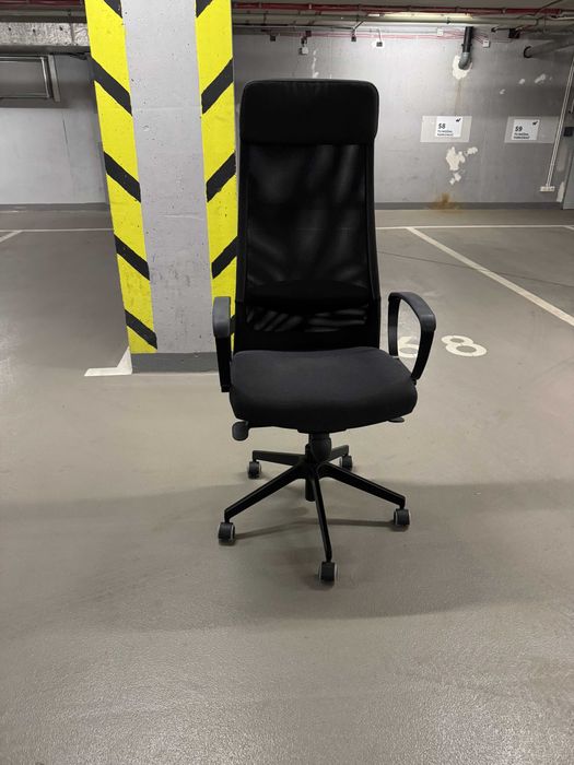 Fotel biurowy IKEA MARKUS materiałowy