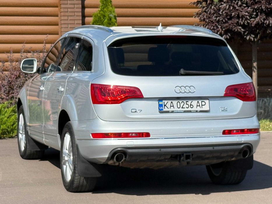 Audi Q7 3,0 Дизель 7 місць Гарний стан