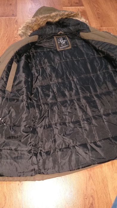 Зимняя теплая фирменная куртка б.у.