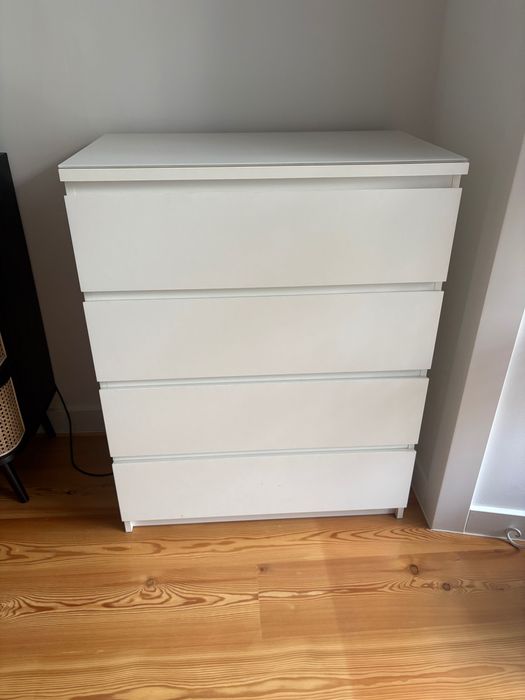 Comoda Malm 4 gavetas