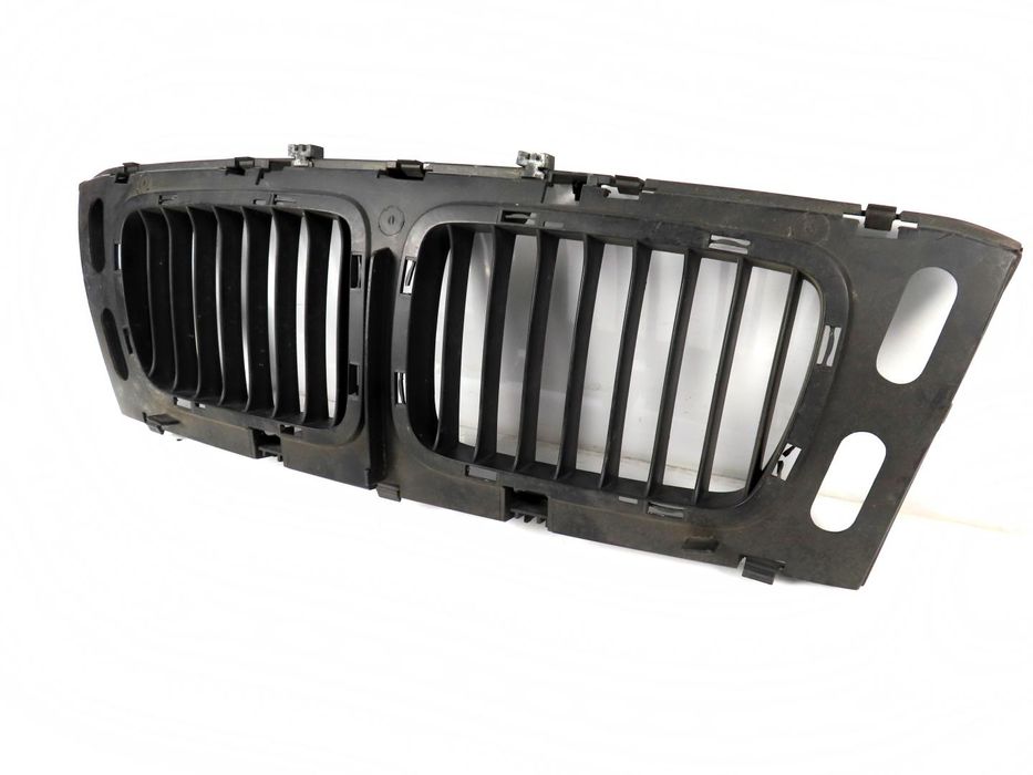 Grelha Frontal Bmw 5 Ref: 51138148727 1987 - 1997