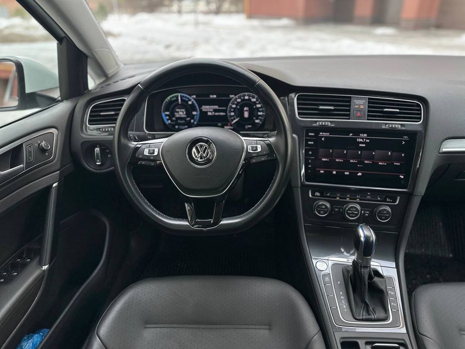 Продам електрокар  e-golf
