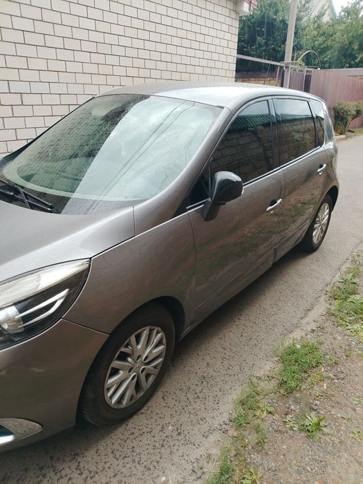 Авто Рено Сценік