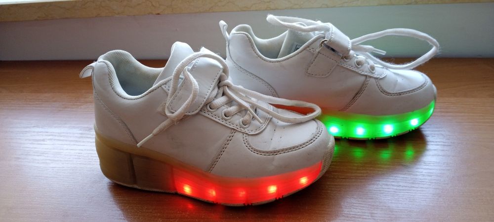 Buty z rolkami rozm. 32