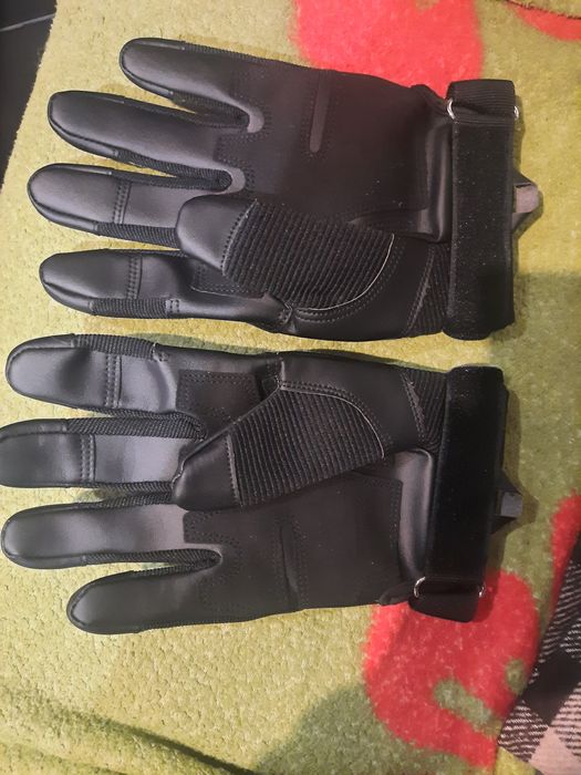 Перчатки тактические