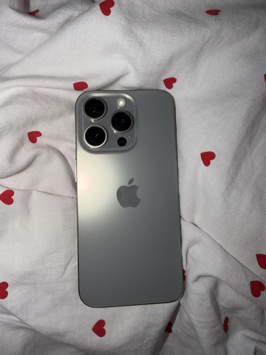 Iphone 15 pro stan bardzo dobry