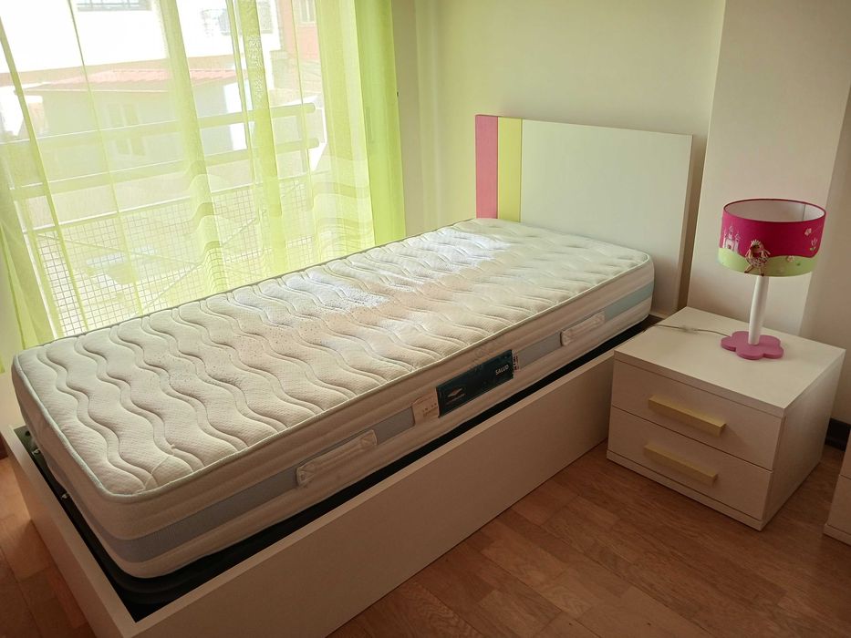 Quarto jovem completo