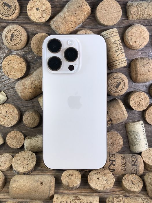 Apple iPhone 16 Pro 128Gb Desert Titanium. Стан нового телефону!