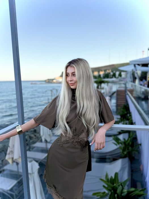 Сукня з мереживом
