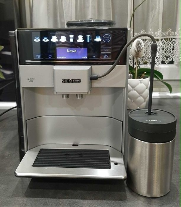 Ekspres do kawy Siemens EQ.6 plus s300 srebrny/ stan idealny/mało używany