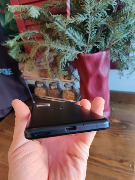 Sharp Aquos Sense 5G titanium black ip67 NFC google Android 13