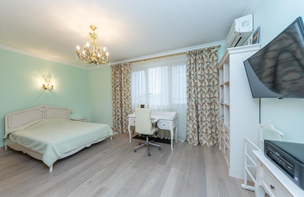 Продаж 3к. вул.Деміївська 13+паркомісце. Дизайнерський ремонт.єОселя