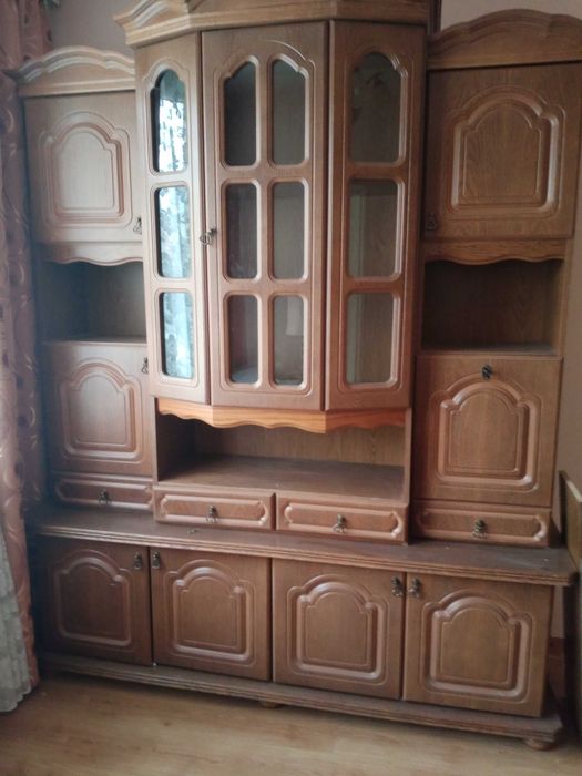 Witryna i szafka narożna