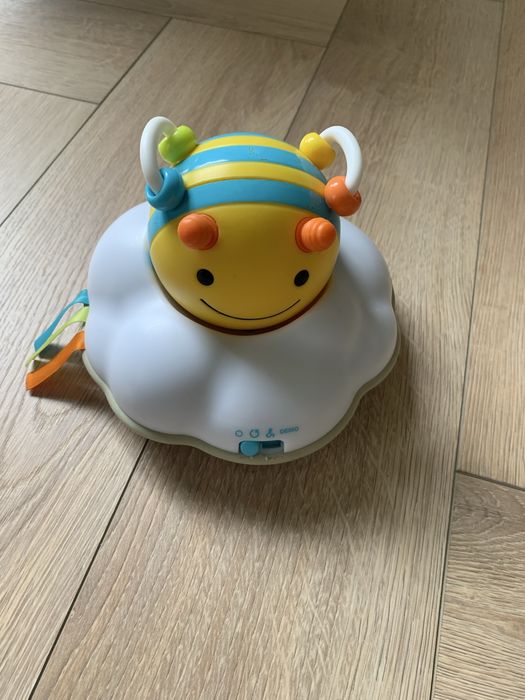 Pszczółka fisher price do nauki raczkowania