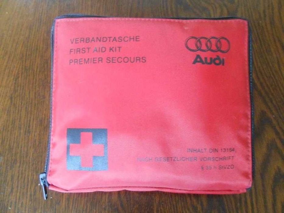 Apteczka samochodowa Audi oryginał