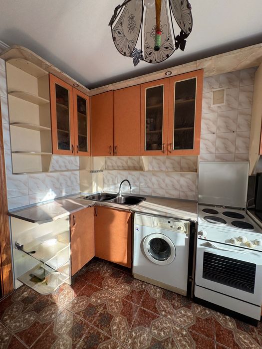 Продаж 3к укомплектованої квартири у спальному районі міста