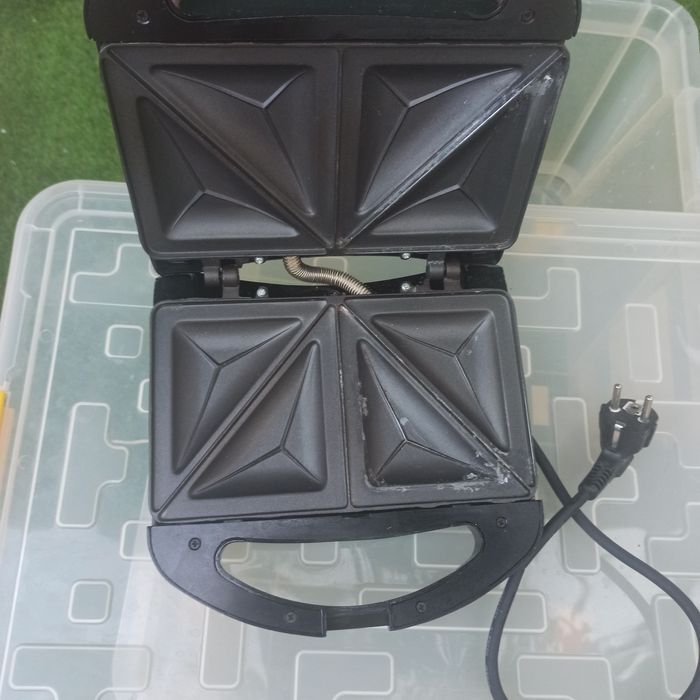 Tosteira preta usada