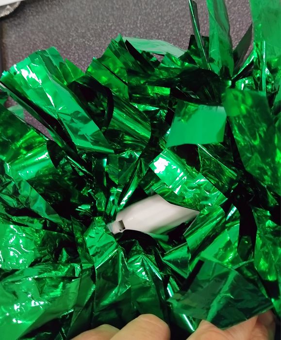 Помпоны [пипидастры] для чирлидинга; Маракасы музыкальные деревянные