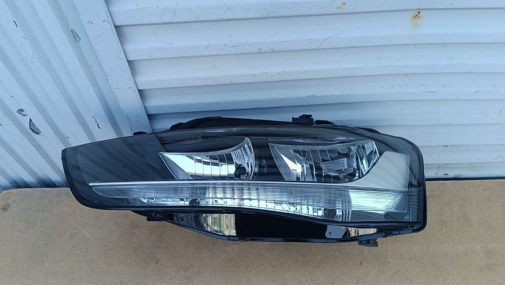 Vendo farol esquerdo de Audi A4 B8 ano 2012/16