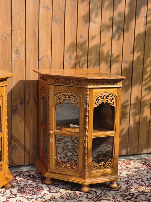 Niska komódka witryna narożna indyjska akacja #1804 Stylowy Węgrów