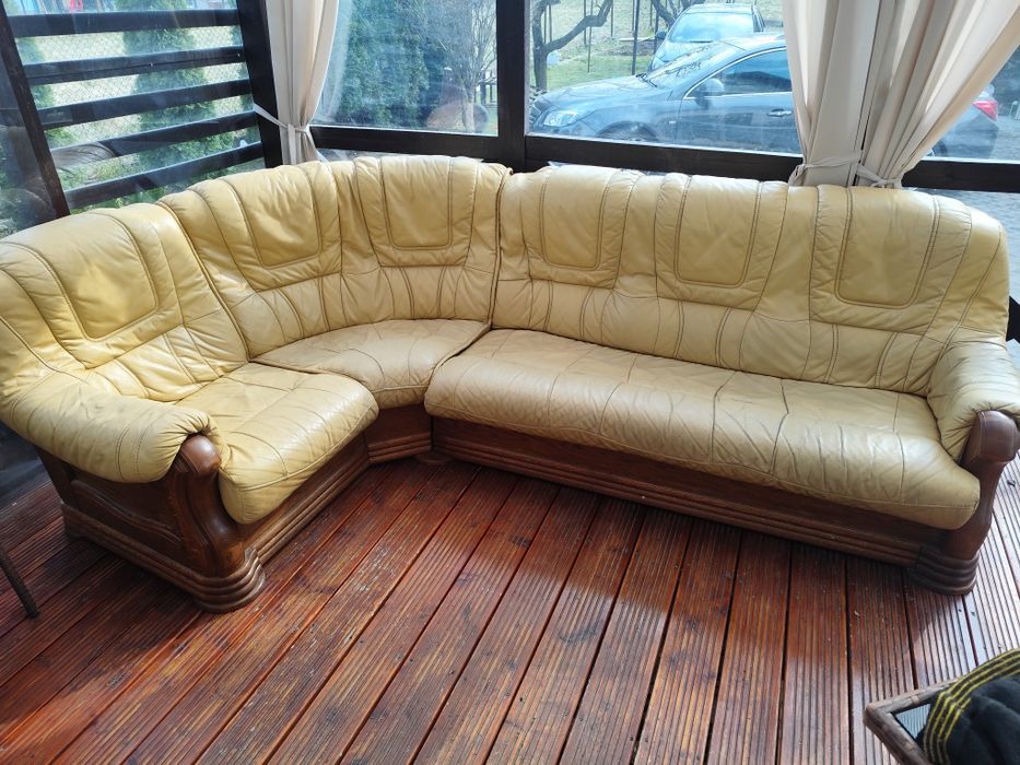 Skórzany narożnik z funkcją spania