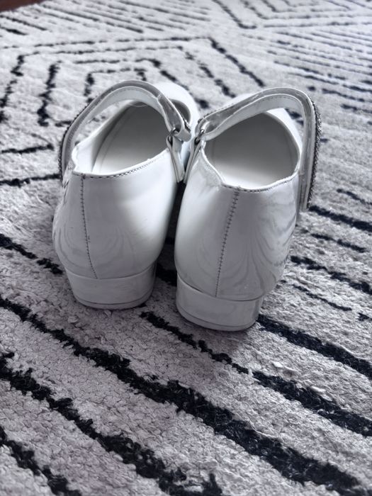 Buty komunijne r. 36