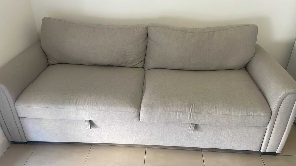 Sofá-Cama com 6 meses de uso! Confortável, compacto e com preço bom!
