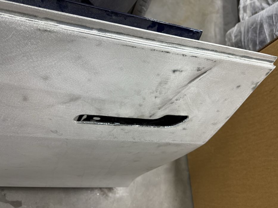 Tesla Y дверь водителя .150546012А.передняя левая дверь