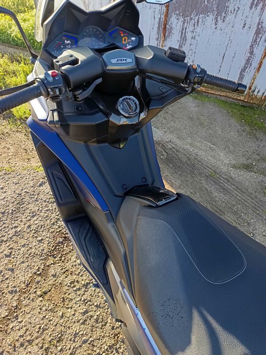 KYMCO AK 550 maxi scooter