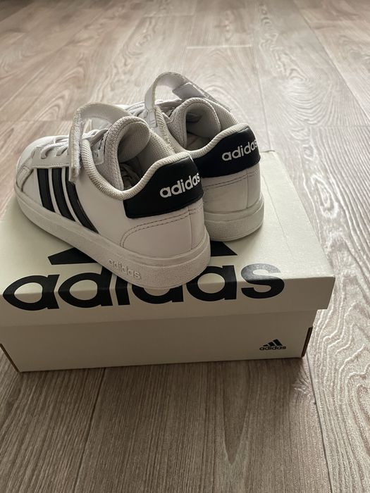 Дитячі кросівки Adidas, 29 розмір