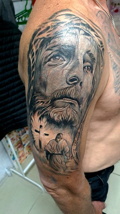 Тату на любу тематику у різних стилях