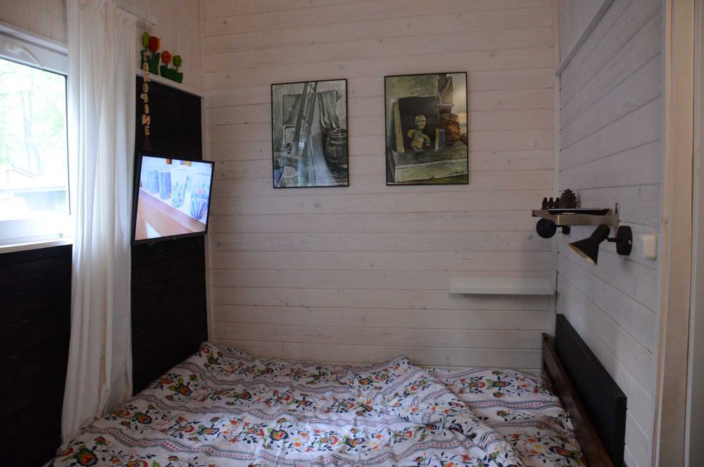 Domek 4 os. w lesie nad jeziorem k. Płocka (Grabina)