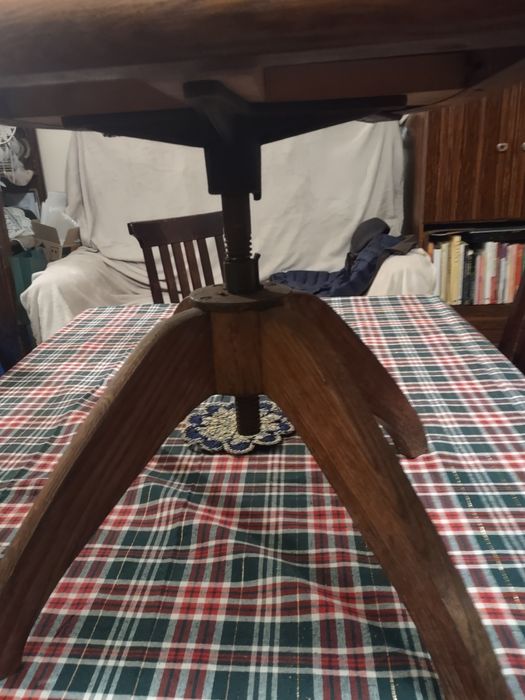 Dębowy fotel obrotowy