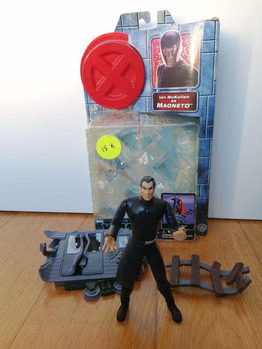 Figura Magneto x-men da marvel legends