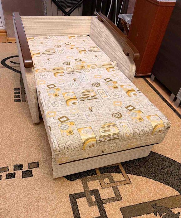 Одно крісла-ліжка у бездоганному стані! 3 000 грн за штуку