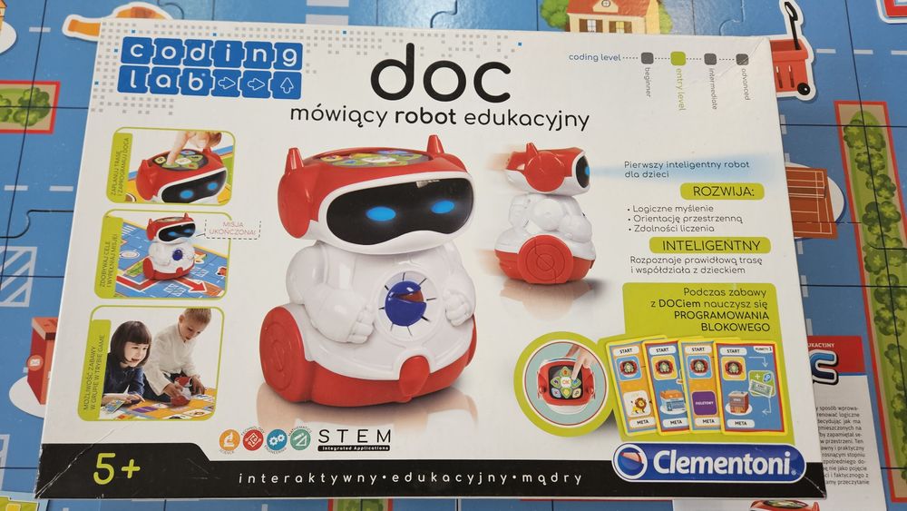 DOC mówiący robot edukacyjny