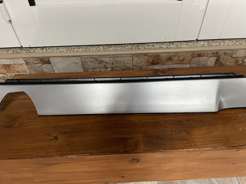 Peça tabalier mercedes 180 inox lado ocupante