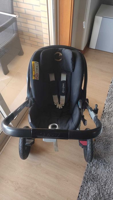 Carrinho de Bebé Quinny + Babycoque Cybex – Excelente Estado