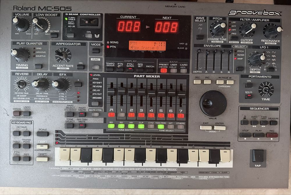 Roland mc 505 avariado. Para peças ou para quem souber reparar.