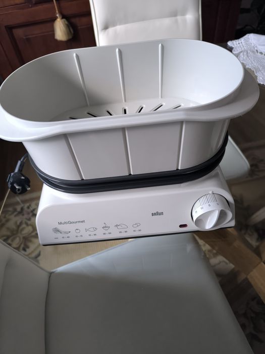 Maquina de cozinhar a vapor marca "Braun"