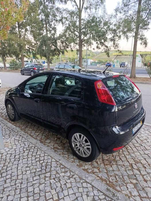 Fiat Punto 1.2 Easy | 2016 | 84.000 km | Gasolina | Caixa Manual | Waze & Maps | Câmara Traseira — photo 3