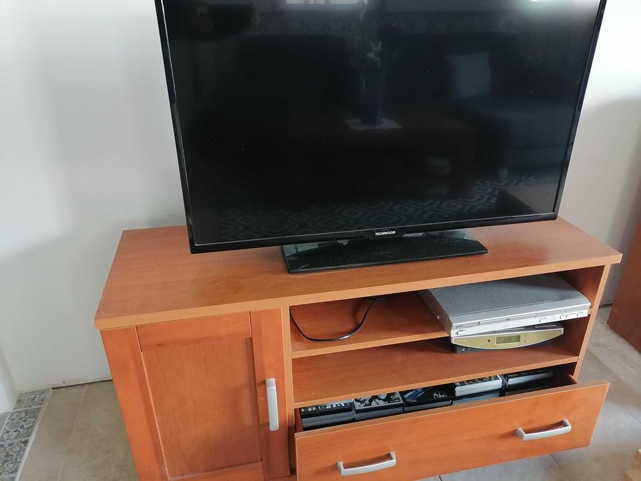 Movel TV em bom estado