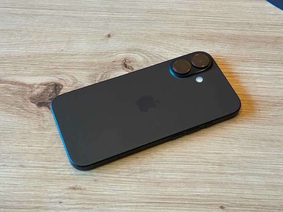 iPhone 16 128GB Czarny Black Komplet 17 Kondycja: 95%
