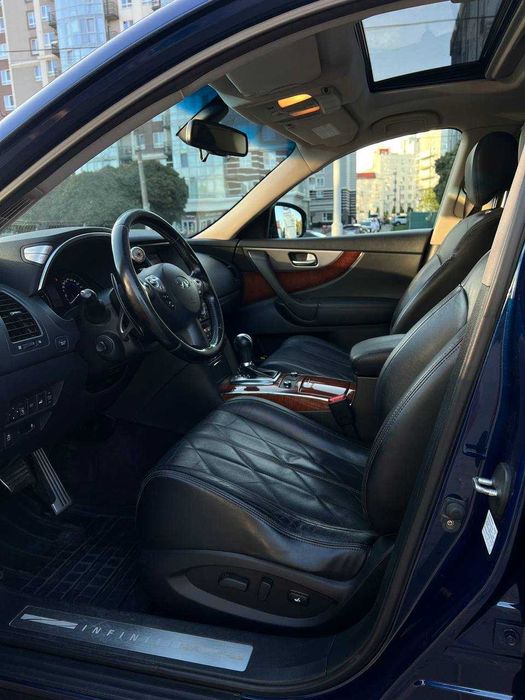 Infiniti QX70 продам в ідеальному стані