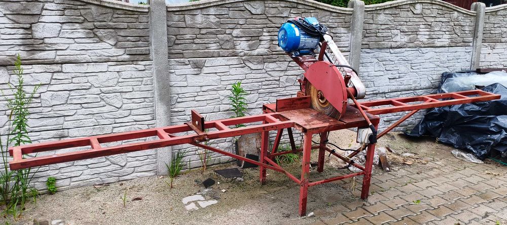 Używana piła tarczowa do cięcia drewna/metalu/ tworzywa/betonu.