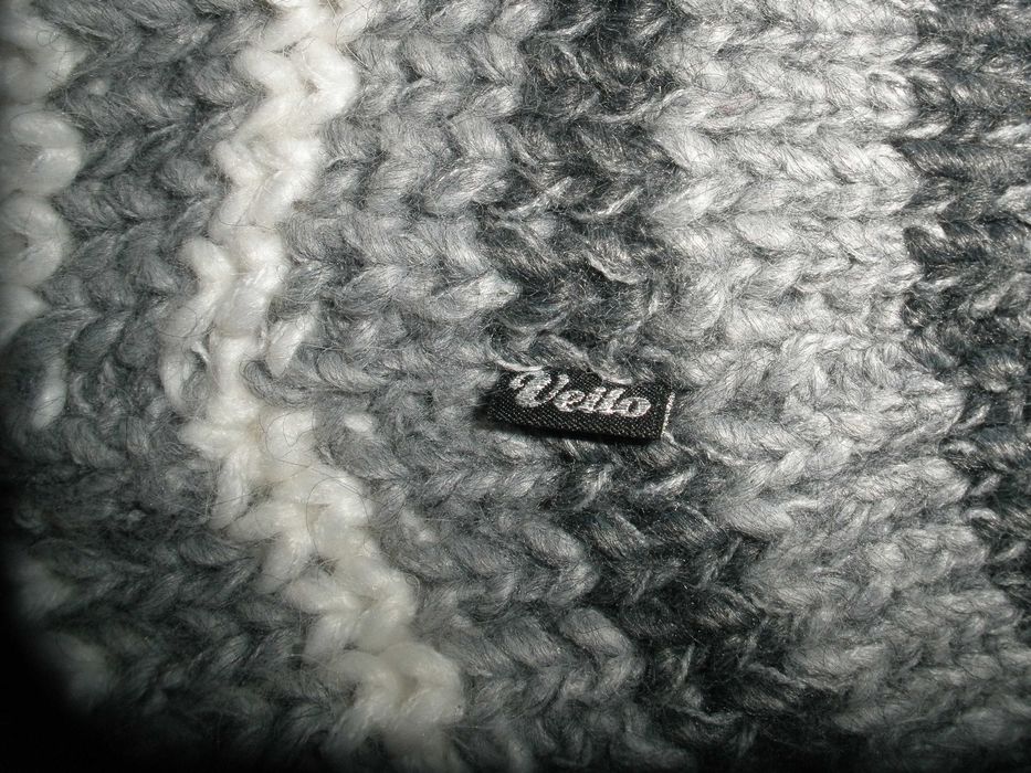 Czapka damska biało szara Vello