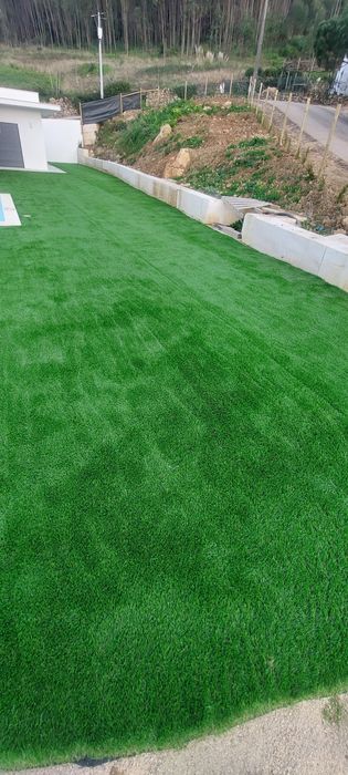 Aplicação Relva Artificial e Natural