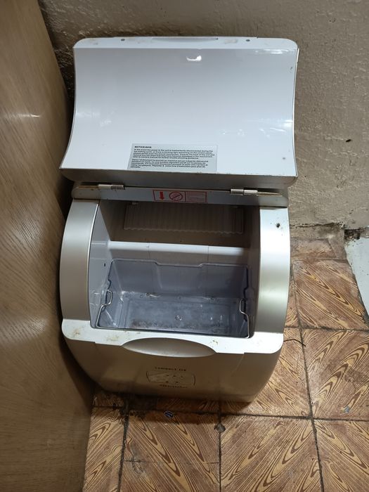 Maquina de fazer gelo