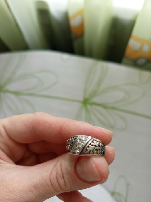 Продам серебряный перстень