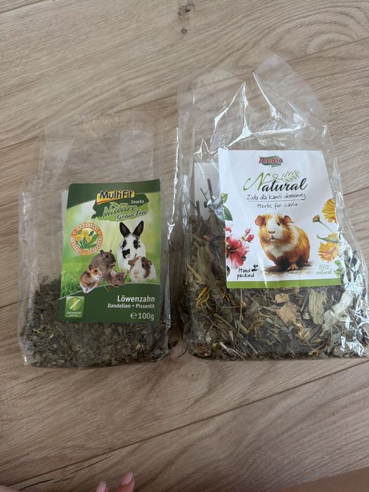 Jedzenie, przekaski, piasek, sianko dla gryzonia, chomika